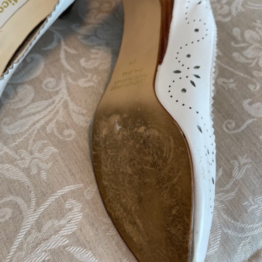 White Calico Heels 8M - Picture 3 of 6
